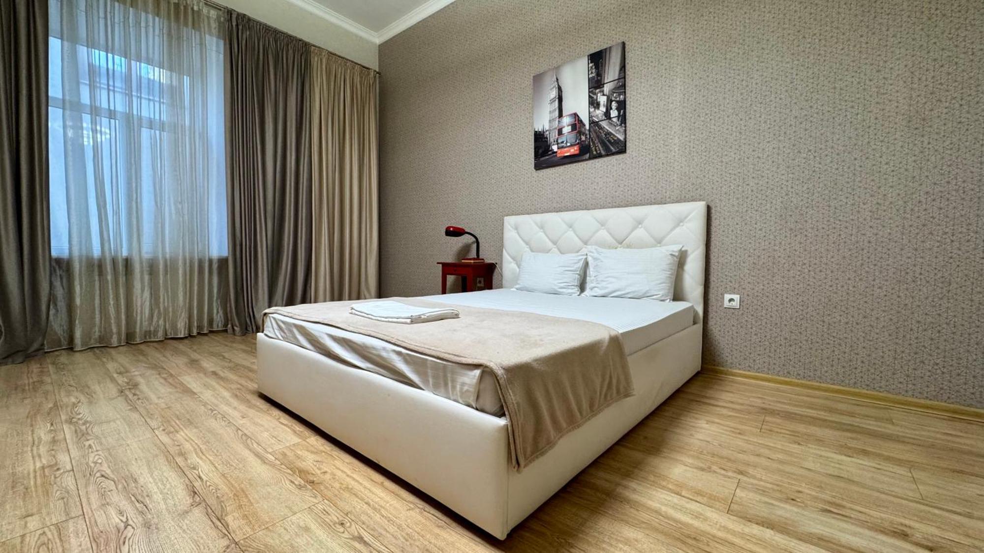Central Apartments 敖德萨 外观 照片